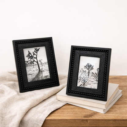 CLASSIC WOOD PHOTO FRAME IN BLACK