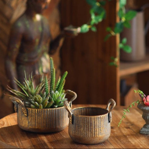 Ribbed Metal Planter Set with Handles