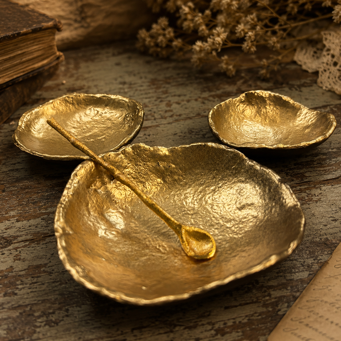 SET OF 3 GOLD CONDIMENT DISHES WITH ONE 3 ' GOLD SPOON