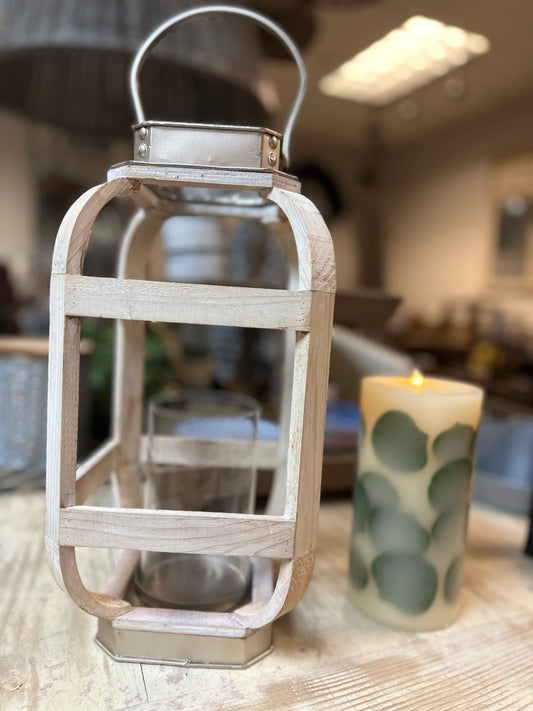 WOOD WITH METAL WHITE LANTERN CANDLE HOLDER